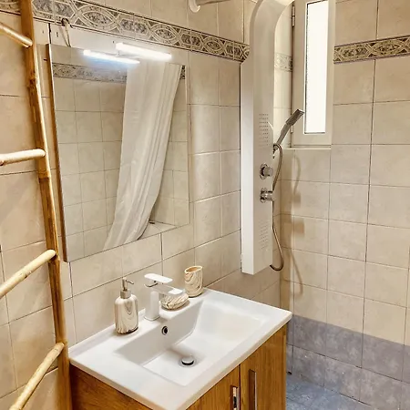Sunny Place Porto Heli Hotel 2*